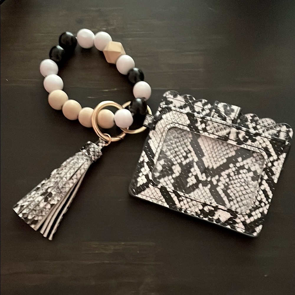 ☀️Faux Snakeskin Card Holder with Beaded Bracelet☀️